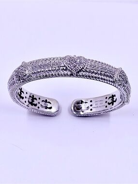 JUDITH RIPKA Sterling Silver And CZ Pave Heart Hinged Bracelet
